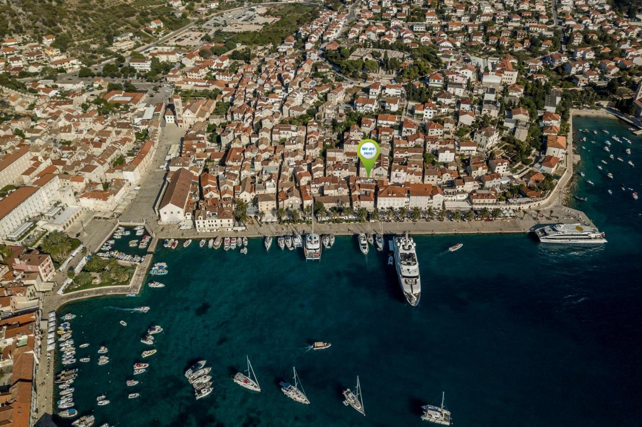 Hvar *